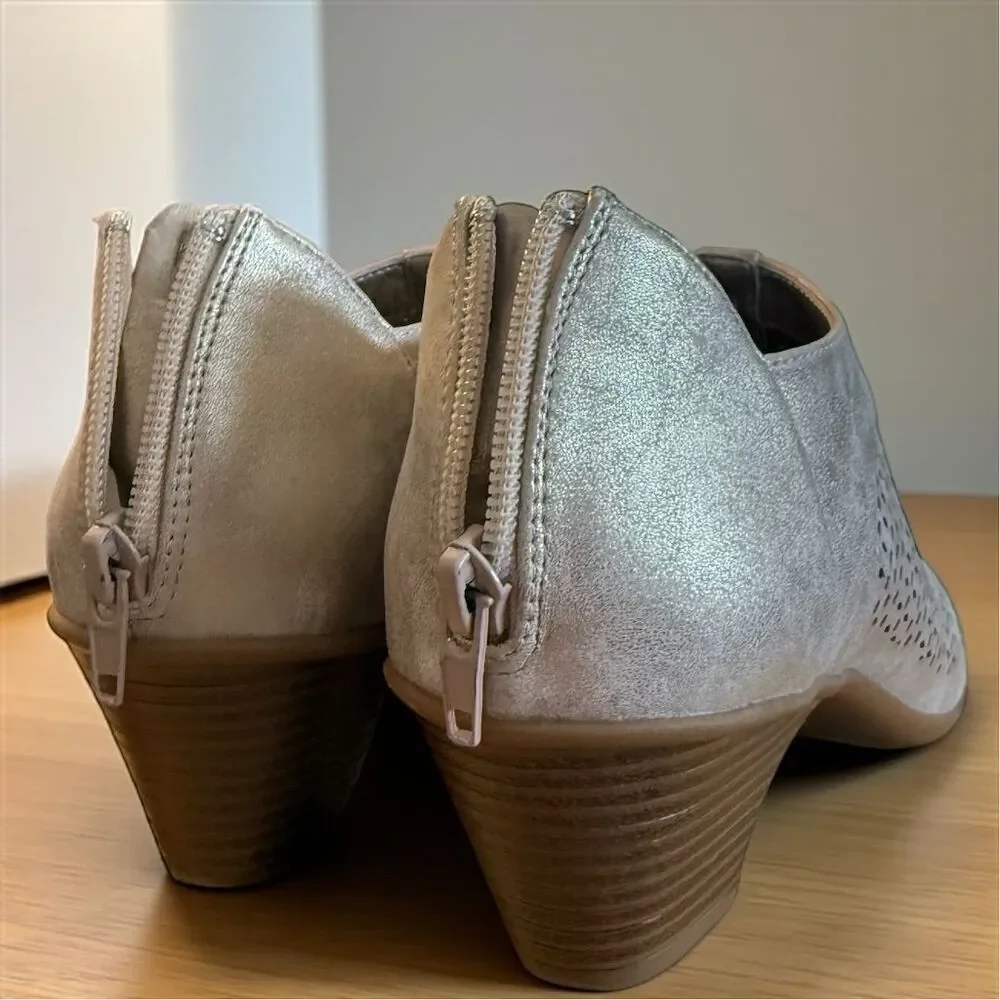 Easy Street Women's Metallic Gold Peep Toe Zipper Back Ankle Booties Size 9N